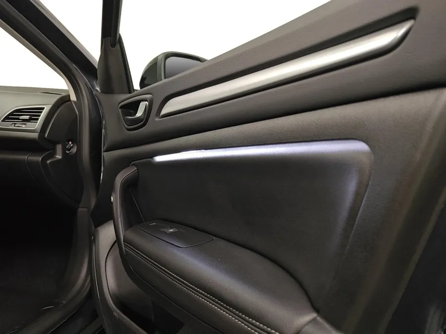 Renault Mégane Estate 1.3 TCe 140 Techno AUTOMAAT NAVI STOELVERWARMING AIRCO CAMERA CRUISE CONTROLE APPLE CARPLAY ANDROID AUTO TREKHAAK (TREKGEWICHT 1750KG) ZEER MOOIE AUTO