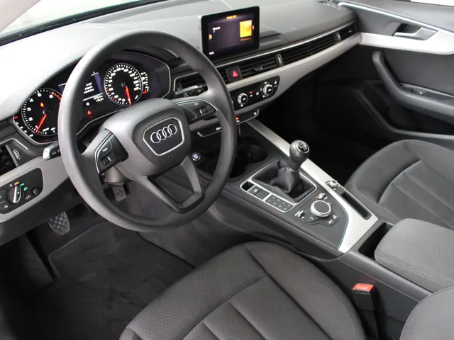 Audi A4 Avant 35 TFSI Pro Line Navigatie | Parkeersensoren | All Season Banden | Dealeronderhouden