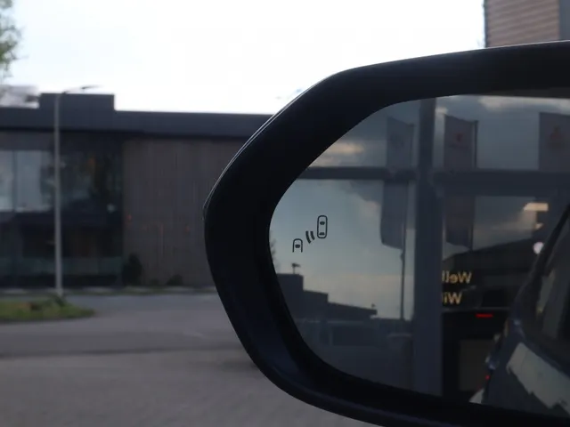 Toyota Yaris 1.5 Hybrid 115 Dynamic | V+A Parkeersensoren | Stoel & Stuur Verwarming