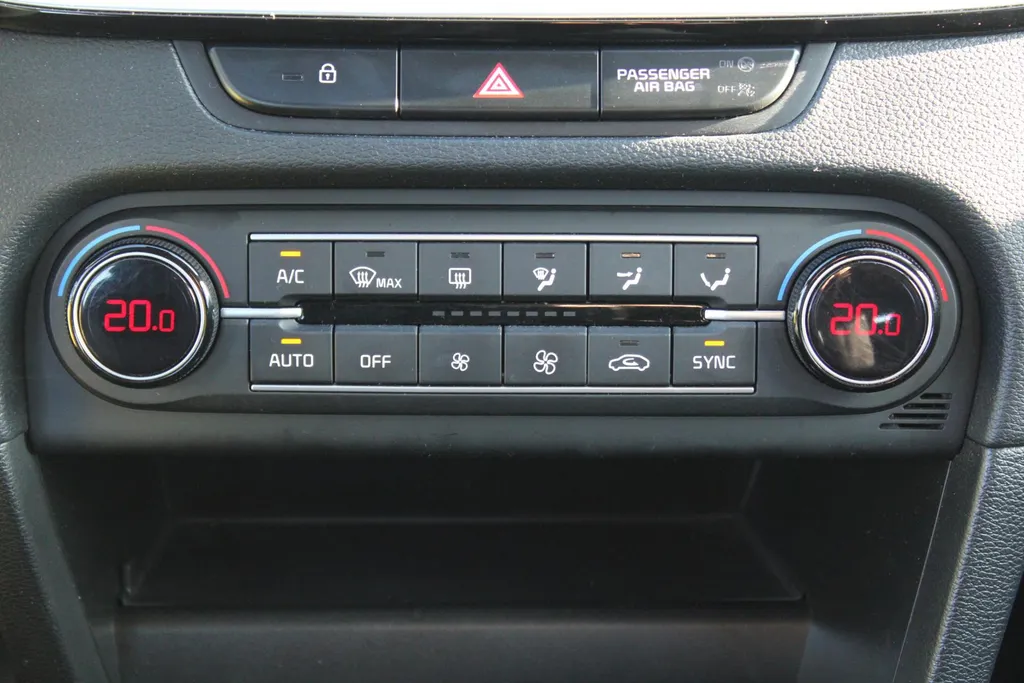 Kia XCeed 1.5 T-GDI MHEV DynamicLine | Airco | Navi | Cruise | Camera | 18' LM |