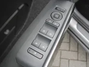 Kia EV2 Plus 42.2 kWh | Dodehoek detectie | Clima | 18'' LM Velgen | Stuur-/stoelverwarming | All seasons | Camera | Keyless | Telefoonlader | Navi |