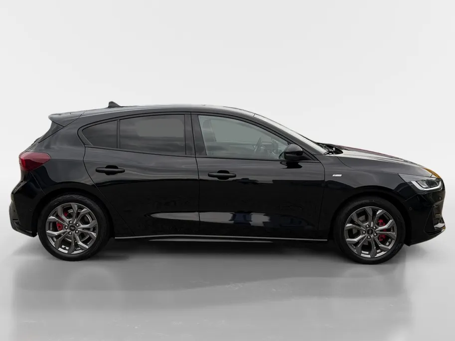 Ford Focus 1.0 EcoBoost Hybrid ST Line Style | Dealer onderhouden | NL auto | Winter pack | Cruise control | Parkeersensoren voor en achter | Achteruitrijcamera | Draadloos opladen mobiel | Apple carplay & Android auto | Keyless entry | Privacy glas | Bovag garantie
