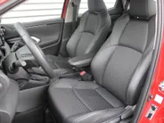 Mazda 2 Hybrid 1.5 Agile | Comfort pakket | 15' LM | Stuur/-stoelverwarming | Carplay | Cruise adapt. |
