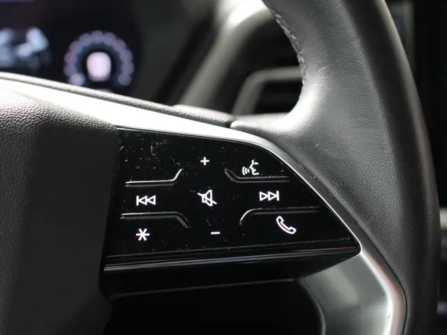 Audi Q4 e-tron 40 Advanced edition 77 kWh Navigatie | Climate Control | Adaptieve Cruise Control | Camera | Stoelverwarming | 96% SoH
