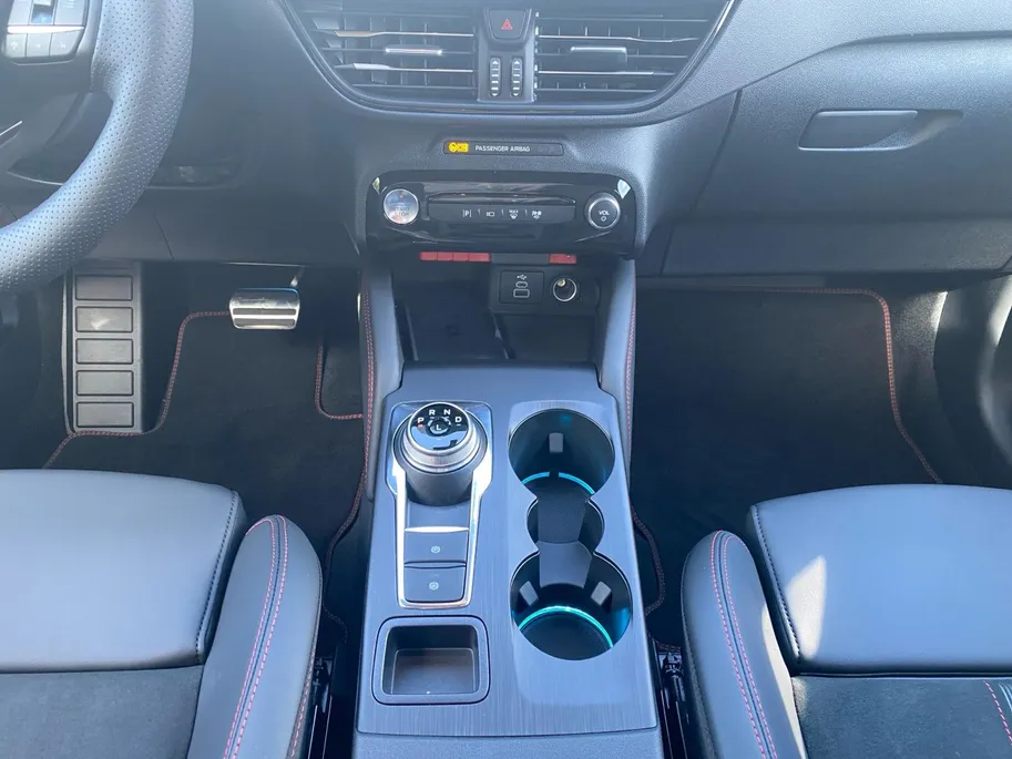 Ford Kuga 2.5 PHEV ST-Line X 243PK | El. Wegklapbare Trekhaak | Reservewiel | Uit voorraad | 4000,- Ready Set Ford Bonus | 0,99% rente icm Ford Options