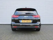 Kia Ceed Sportswagon 1.5 T-GDi DynamicPlusLine | Stoel- & stuurverwarming | Camera | Clima | Cruise adapt. | LED | Navi | Elek. achterklep | 16' LM |