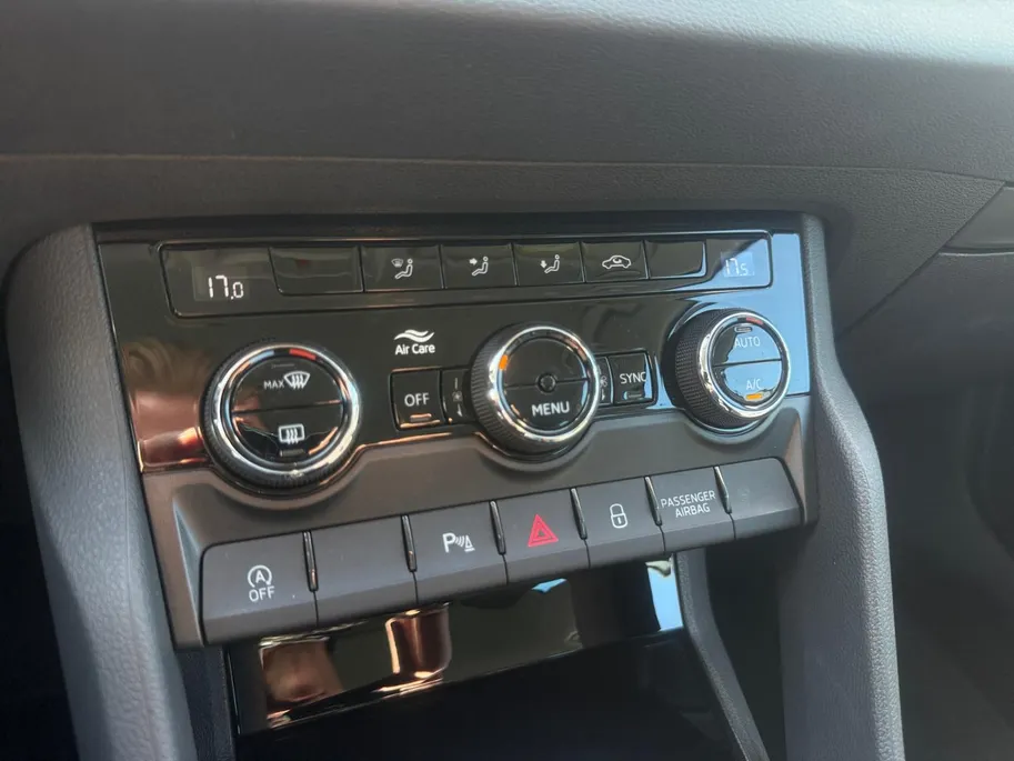 Škoda Karoq 1.5 TSI ACT Business Edition | Automaat | Apple Carplay/Android Auto | Parkeersensoren V+A | Climate Control | Cruise Control | DAB | Stuurbediening