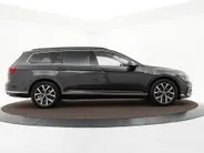 Volkswagen Passat 1.4 TSI 218pk DSG PHEV GTE Business · Camera · Wegklapbare Trekhaak · Apple/Android Car Play · P-Sensoren · 17'' Inch ·