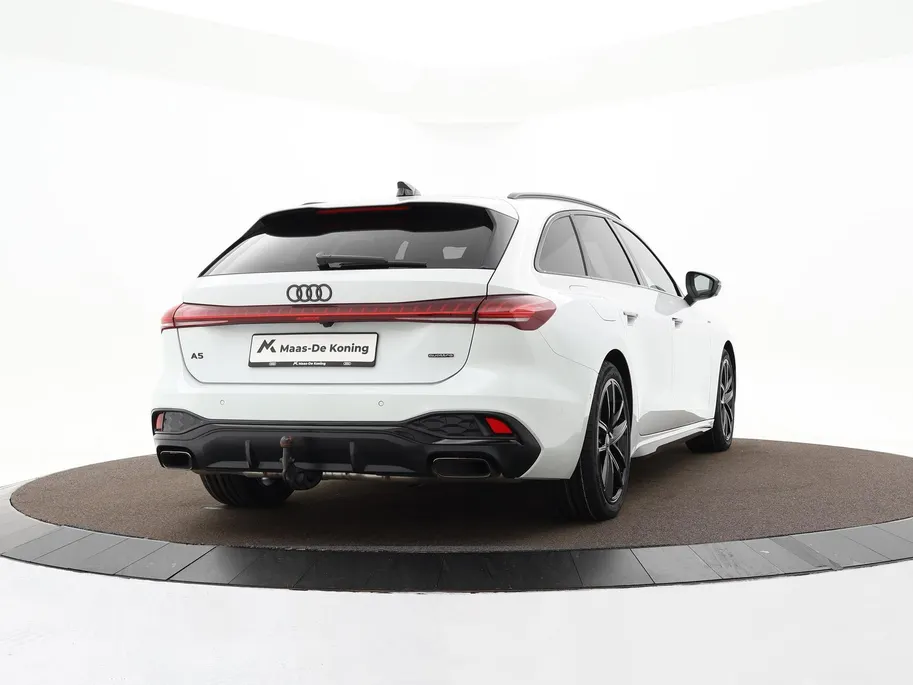 Audi A5 Avant 2.0 367pk S-tronic e-hybrid quattro S edition · 360 Camera · Wegklapbare Trekhaak · Bang & Olufsen Audio · Bijrijder Display · Zwart Optiek · 19'' Inch · Garantie t/m 26-07-2030 of 100.000