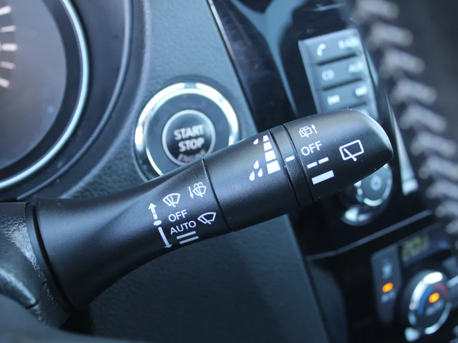 Nissan QASHQAI 1.2 Tekna | Trekhaak | 360 Camera | Pano dak | Stoel-/voorruitverwarming | Dodehoek detectie | Elek. stoelverstelling | Clima | 19' LM | 1e eigenaar |