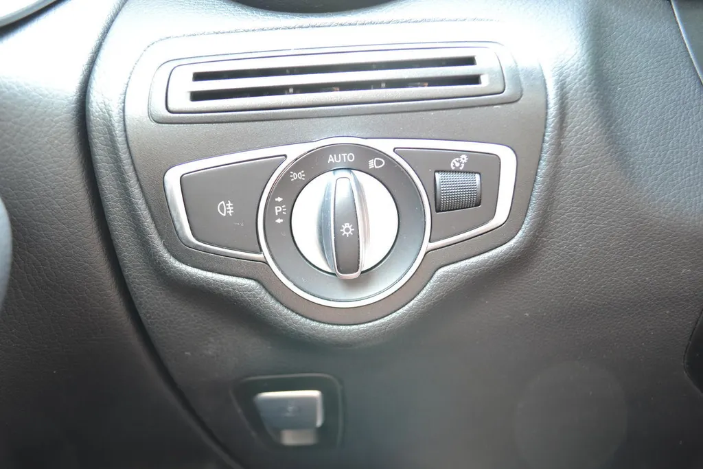 Mercedes-Benz GLC 300E AMG LINE 4MATIC|BURMESTER|NAVI|TREKHAAK