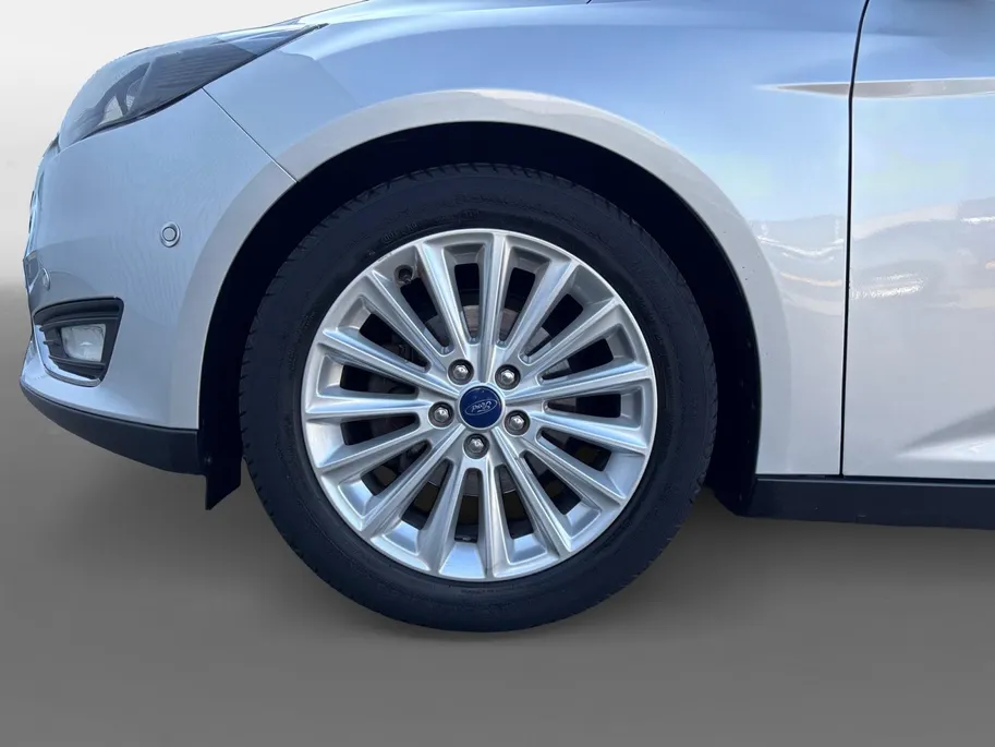 Ford Focus 1.0 Titanium | 1e eigenaar | Adaptive cruise |  Multimedia | Parkeer sensoren | Led koplampen |