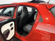 Renault Twingo 70PK SCe Collection | Elektrisch Vouwdak | 1e Eigenaar | Bluetooth Audio & Telefoon | Snelheidsbegrenzer | Leder Stuurwiel | LED Dagrijverlichting | USB | Centrale Deurvergrendeling | Elektrische Ramen & Spiegels |