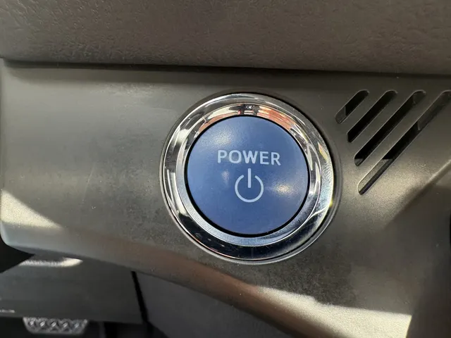 Toyota Yaris 1.5 Hybrid Bi-Tone | Navigatie | Trekhaak