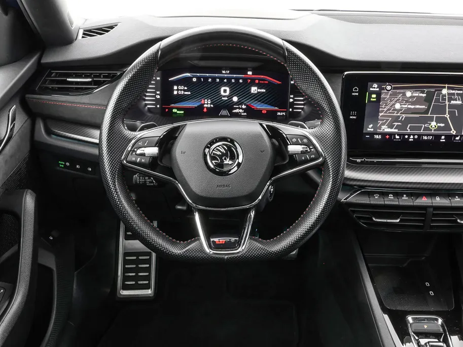 Škoda Octavia Combi 1.4 TSI 245pk DSG RS iV PHEV Business · Panoramadak · Apple/Android Car Play · P-Sensoren · Sfeerverlichting · 18'' Inch ·