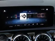 Mercedes-Benz A-Klasse 180 AMG Line l Panorama dak l Keyless entry l Achteruitrij camera l Stoelverwarming