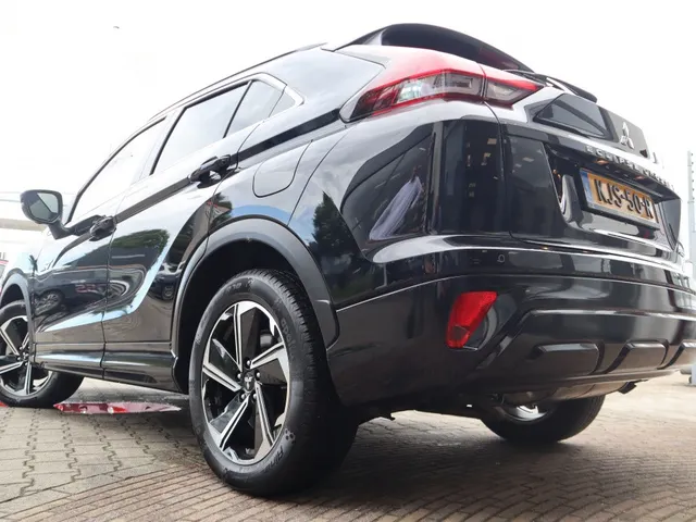 Mitsubishi Eclipse Cross 2.4 PHEV Executive AdaptiveCruise | Apple/AndroidAuto | AllSeaso