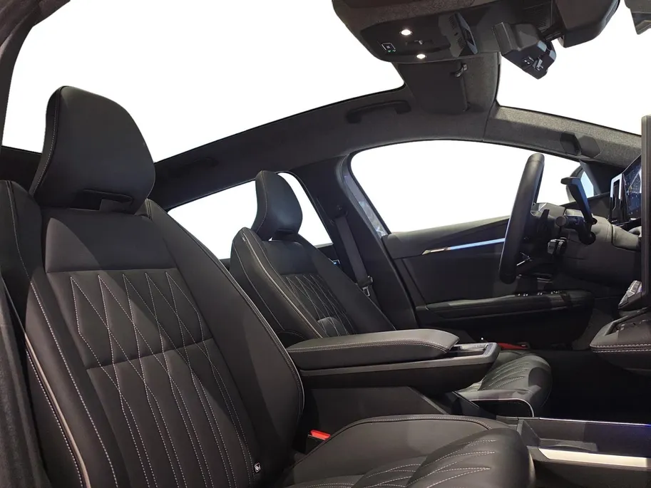 Mitsubishi Eclipse Cross Instyle 87 kWh Lederen bekleding | 360 camera | Stoel-/ stuurverwarming | Carplay / Android Auto | Panoramadak |