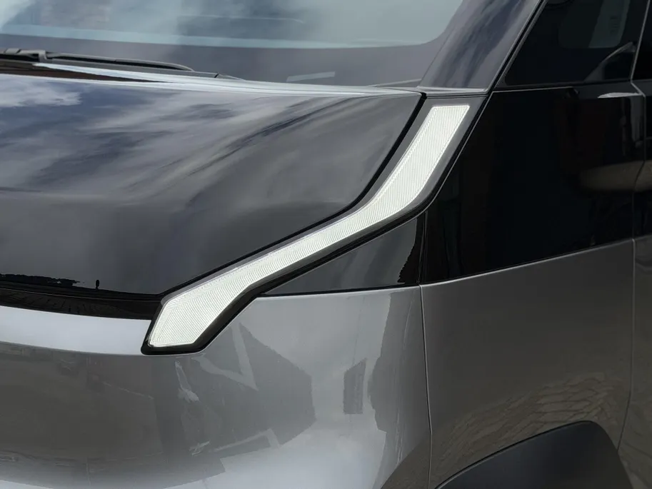 Kia PV5 L2H1 Elite Executive 71.2 kWh | 416 km WLTP-actieradius | 10% - 80% laden snelladen in 30 minuten | All-season banden | Dodehoek camera | 360 camera | Parkeersensoren rondom | Stoel- en stuurverwarming | Draadloos Apple/Android Carplay | Navi