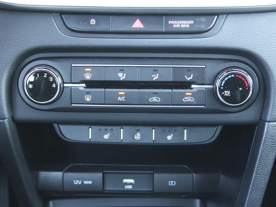 Kia XCeed 1.5 T-GDI MHEV DynamicLine | Android Auto/Apple Carplay | Stoel-/stuurverwarming | 16' LM | Camera | Zeer weinig km |