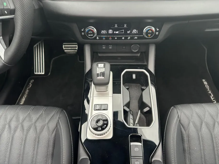 Mitsubishi Outlander 2.4 PHEV Instyle | Pano | Stoel Verkoeling | ACC |