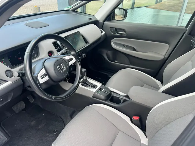 Honda Jazz 1.5 e:HEV Crosstar AUTOMAAT | FULL HYBRID | CAMERA | NAVIGATIE | ADAPTIVE CRUISE CONTROLE | NED. AUTO | LAGE KM STAND 25.738km |