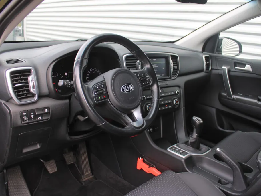 Kia Sportage 1.6 GDI First Edition | Trekhaak | 17' LM | Clima | Cruise | Navi | Camera | Parkeersensor achter |