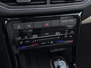 Volkswagen T-Cross 1.0TSI/116PK Style · Navigatie · Apple/Android Car Play · Camera + Parkeersensoren · Stoelverwarming ·