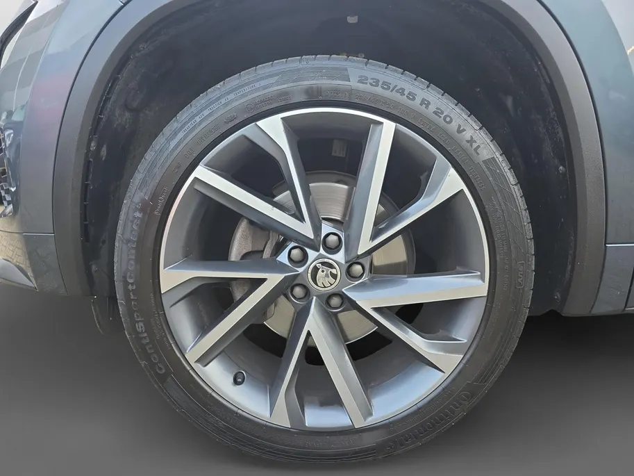 Škoda Kodiaq 1.5 TSI Sportline Business 7p. | Goed onderhouden! | Panoramadak | Trekhaak | Achteruitrijcamera | Elektr. Stoelen | 20'' velgen | 12 maanden garantie
