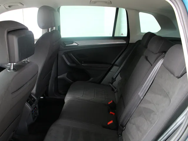 Volkswagen Tiguan 1.5 TSI Elegance Apple Carplay | Parkeercamera | Stoelverwarming | Inklapbare buitenspiegels | Climate Control
