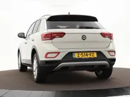 Volkswagen T-Roc 1.0 TSI 110pk Life · Camera · Apple/Android Car Play · Parkeer assistent · ACC · Clima · Draadloze Telefoonlader · Elek. Inklapbare Spiegels · Garantie t/m 28-03-2028 of 100.000km