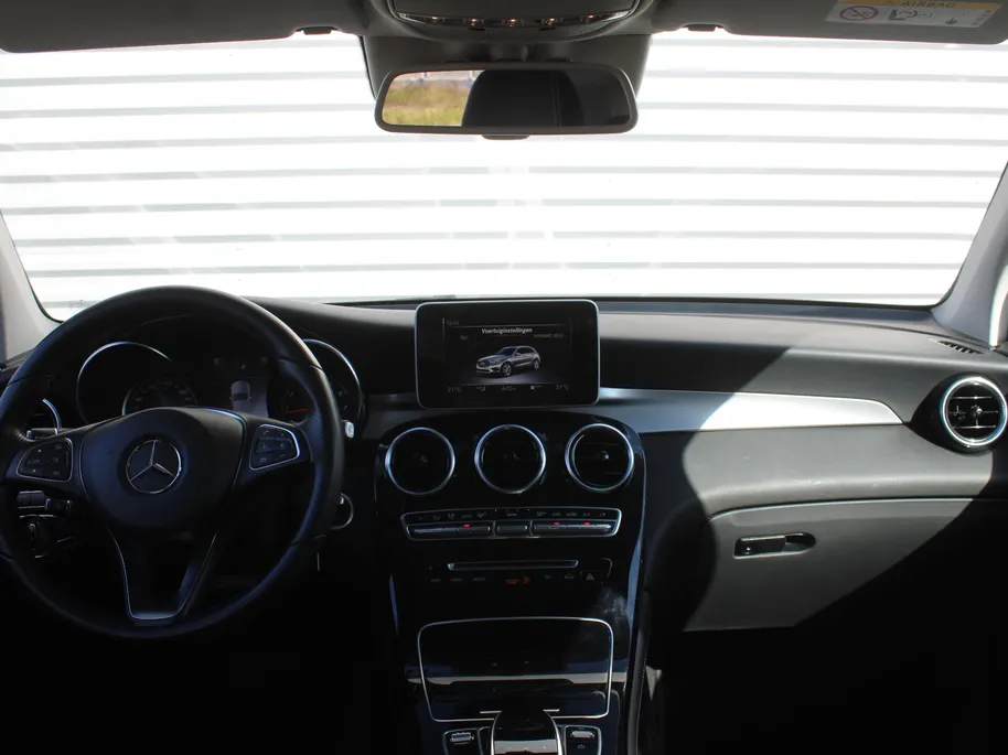 Mercedes-Benz GLC 250 4MATIC Premium Plus | Elek. stoelverstelling + achterklep | Stoelverwarming | Navi | Camera | Leer | Dodehoek detectie | 19' LM |