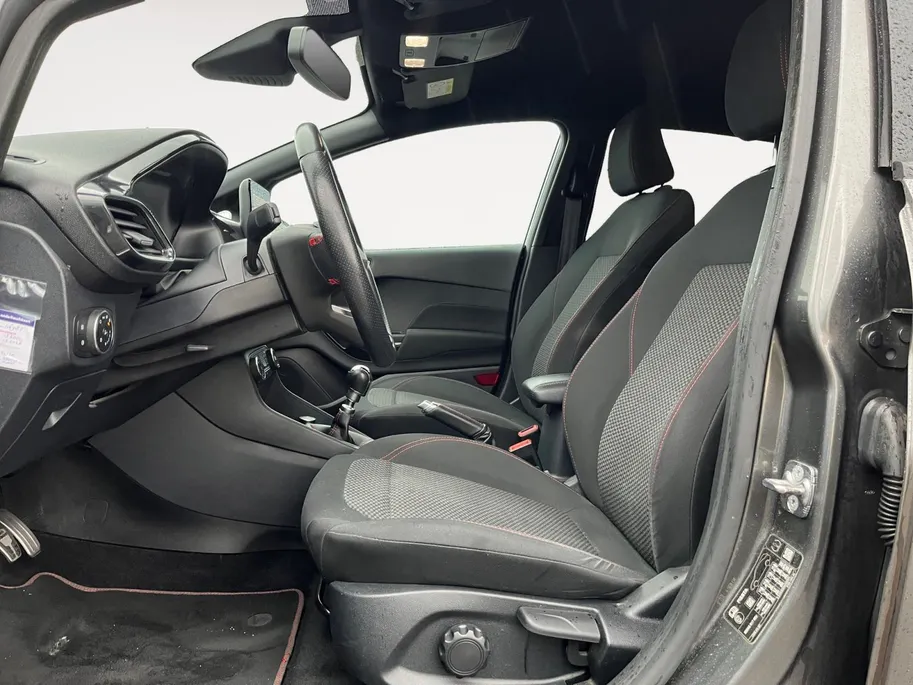 Ford Fiesta 1.0 EcoBoost ST-Line |Apple Carplay/Android Auto|lichtmetalen velgen 17'| Spoiler| Voorruitverwarming|12 maanden Bovag garantie|