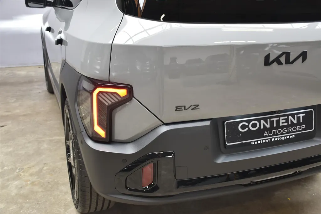 Kia EV2 61 kWh 135pk (5-zits) Black-Line