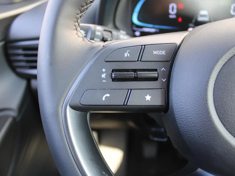 Hyundai i20 1.2 MPI Comfort | BTW Auto | Stuur-/stoelverwarming | Camera | Navi | Apple Carplay | Android Auto | Cruise | 16' LM | All seasons | Airco |