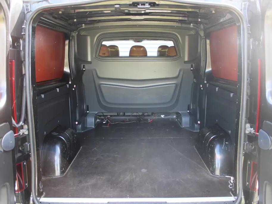 Fiat Talento 2.0 MultiJet L2H1 Business Pro DC | Dubbele Cabine | 5-zits | Leder | Navi | Camera | Cruise | Stoelverwarming | LM Velgen | Trekhaak |
