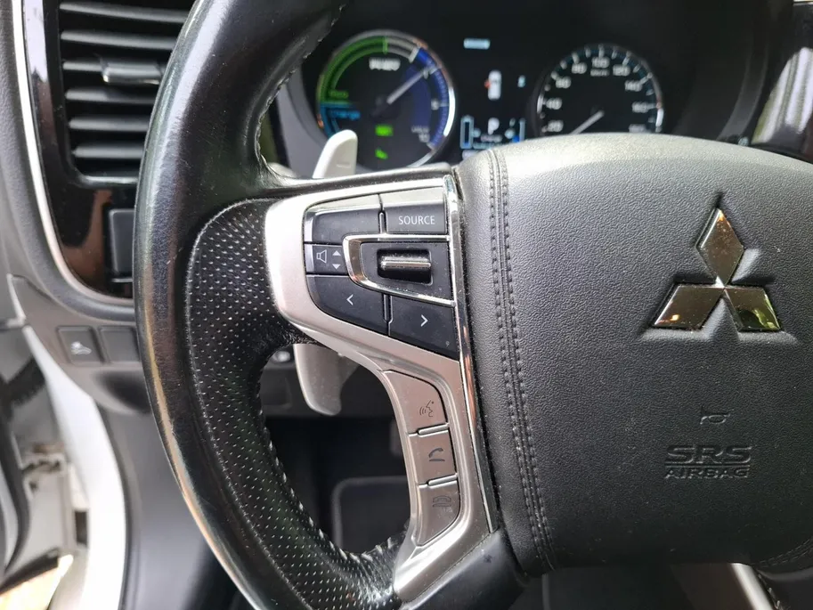 Mitsubishi Outlander 2.4 PHEV Intense | CRUISE | CLIMATE | PDC | STOELVERWARMING |