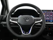 Volkswagen Golf 1.5 eHybrid 272pk DSG GTE · Panoramadak · Leder · Wegklapbare Trekhaak · Stoelventilatie · Camera · Dodehoek Detectie · 18'' Inch · Garantie t/m 30-0-2030 of 100.000km