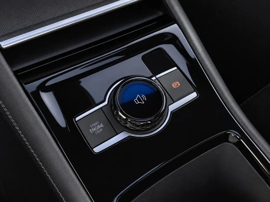 Volkswagen Tiguan 1.5eHybrid 272PK R-Line · Panoramadak · Trekhaak · Camera · Apple/Android Car Play · Garantie t/m 26-06-2030 of 100000km.