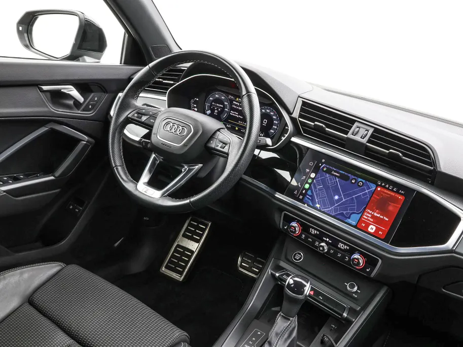 Audi Q3 45 TFSIe 245pk S-tronic Advanced Edition · SOH 92,5% · Camera · Apple/Android Car Play · S line interieur · P-Sensoren · Elek. Achterklep · 18'' Inch · Stoelverwarming ·