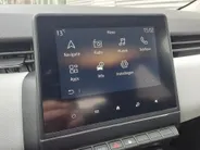 Renault Clio 1.6 E-Tech Full Hybrid 145 evolution AUTOMAAT | Navigatie | Sensoren | Airco | Cruise | Rijstrooksensor met correctie | DAB | Apple Carplay/Android Auto