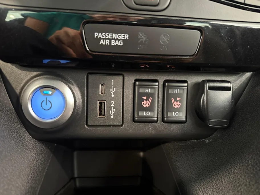 Nissan Leaf Tekna 40 kWh *Navigatie *360Camera *Climate Controle *Pro-pilot *Stoel & Stuur verwarming*Bose audio * Parkeersensoren voor en achter*