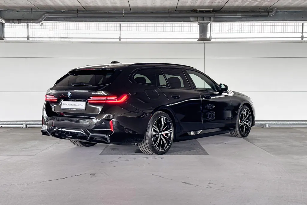 BMW i5 Touring xDrive40 84 kWh