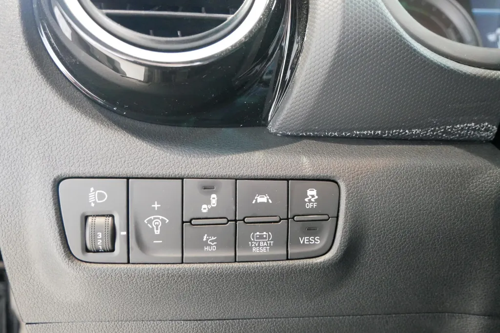 Hyundai Kona 1.6 GDI HEV Fashion | Parkeersensoren achter | Dodehoek sensoren | LM wielen | Climate controle | Adaptive cruise controle | Intelligente sleutel | Navigatie | Bluetooth | Zeer nette auto |