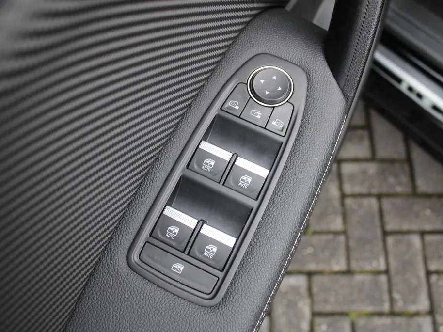 Renault Captur 1.6 E-Tech Full Hybrid 145 E-Tech Engineered | Automaat | Camera | Clima | Carplay | Cruise | LED | Navi | Keyless | 18' LM |
