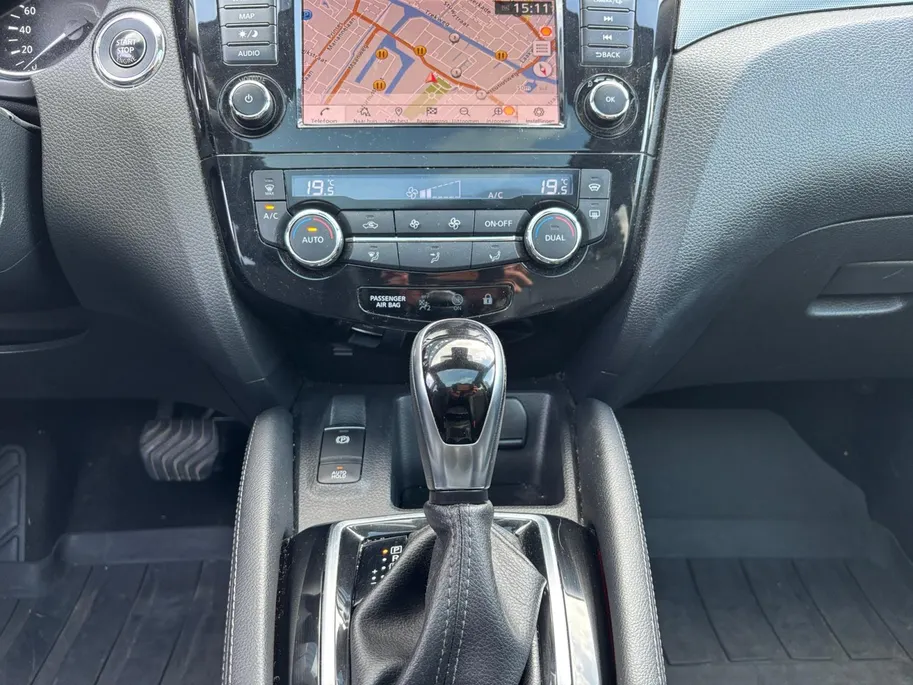 Nissan QASHQAI 1.3 DIG-T Tekna | Elektrische bestuurderstoel | Garantie t/m 2029 | Trekhaak | 360 graden camera | Automaat