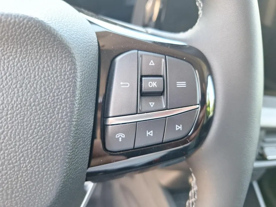 Ford E-Transit Courier Limited 44 kWh | Driver assistancepack | Winterpack | Trekhaak | Led laadruimteverlichting | Climate Control | Verwarmbare stoelen | Camera | 17' Lichtmetaal |te bestellen
