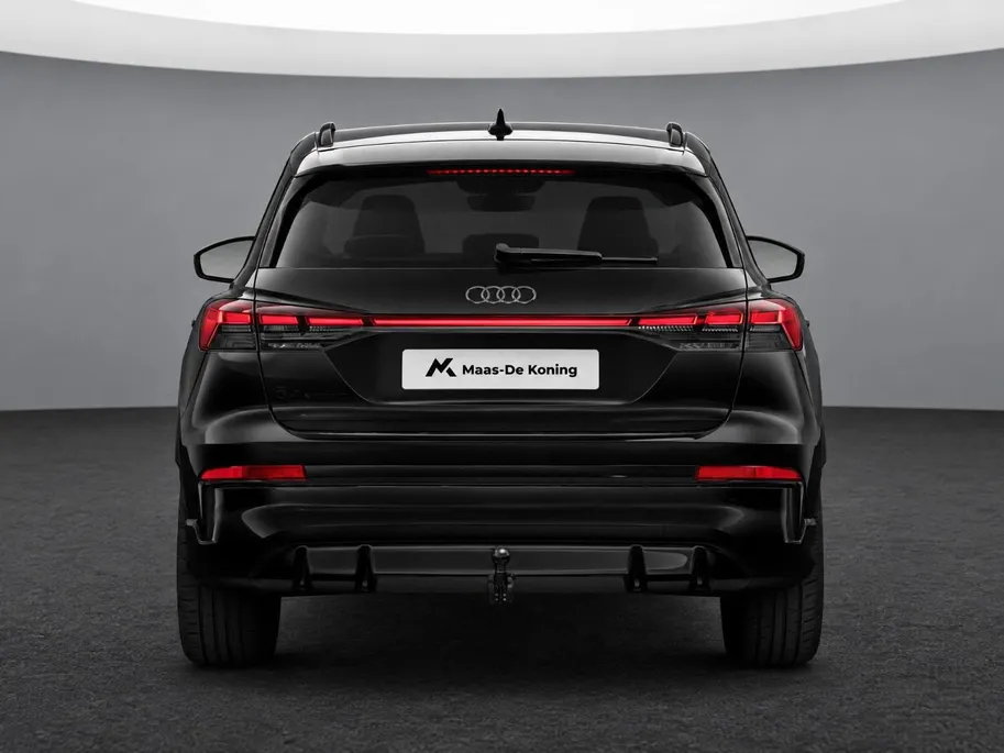 Audi Q4 Q4 S edition performance 82 kWh 286 PK · Trekhaak elek. wegklapbaar · Optiekpakket zwart · Opberg- en bagageruimtepakket