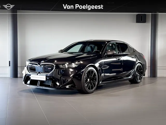 BMW M5 Sedan