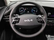 Kia Niro 1.6 GDi Hybrid DynamicPlusLine | Schuif-/kanteldak | Stuur-/stoelverwarming | Cruise adapt. | Camera | HUD | LED | Clima | 16' LM | Navi |